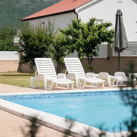 Porto Villa *
